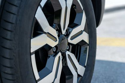Dlaczego felgi premium z powłoką proszkową potrzebują profilu trapezowego i taśmy SPEEDLINER